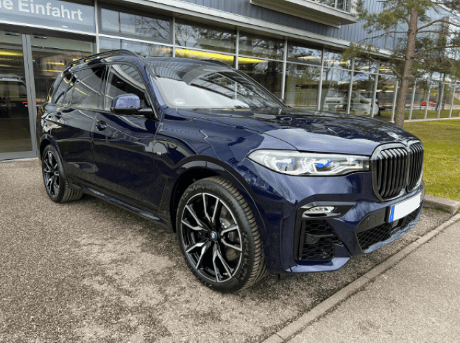 Rent a BMW X740M in Munich