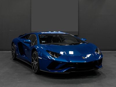 Rent a Lamborghini Aventador in Düsseldorf