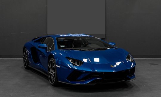 Rent a Lamborghini Aventador in Düsseldorf
