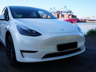 Rent a Tesla Model 3 Performance in Hamburg