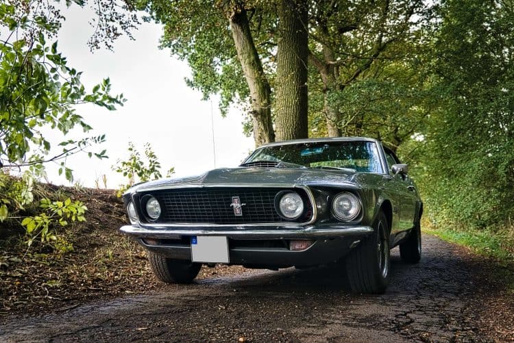 Rent a Ford Mustang Oldtimer 1969 in Dortmund