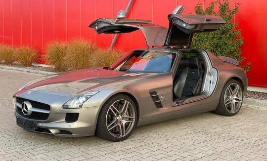 Rent a Mercedes AMG SLS Coupé in Munich