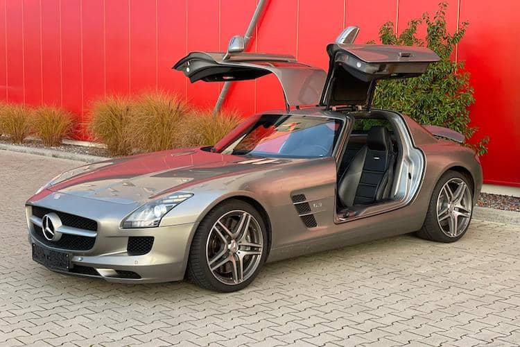 Rent a Mercedes AMG SLS Coupé in Munich