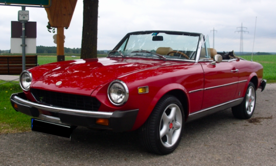 Rent Fiat 124 Sport Spider classic car in Munich