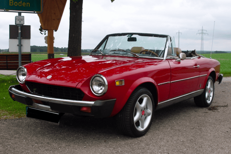 Rent Fiat 124 Sport Spider classic car in Munich