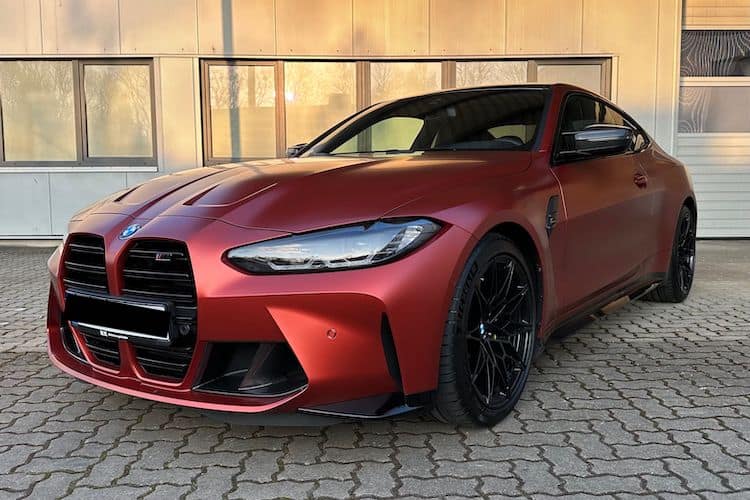Rent a BMW M4 Competition in Hamburg
