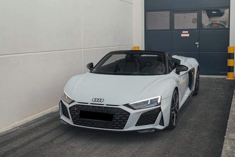 Rent an Audi R8 Performance Spyder in Ingolstadt