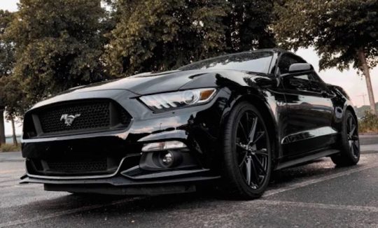 Rent a Ford Mustang GT Convertible in Cologne