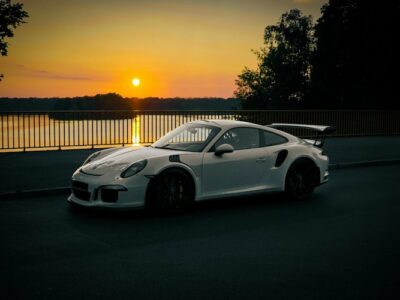 Rent a Porsche 911 GT3 RS in Berlin