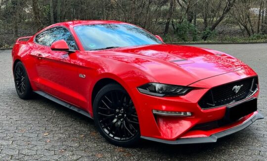 Rent a Ford Mustang GT in Saarbrücken