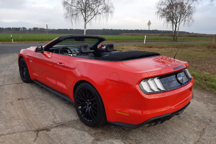 Back view from Ford Mustang GT Convertible in Hannover