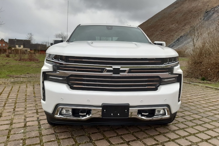 Front View from Chevrolet Silverado 1500 in Hannover