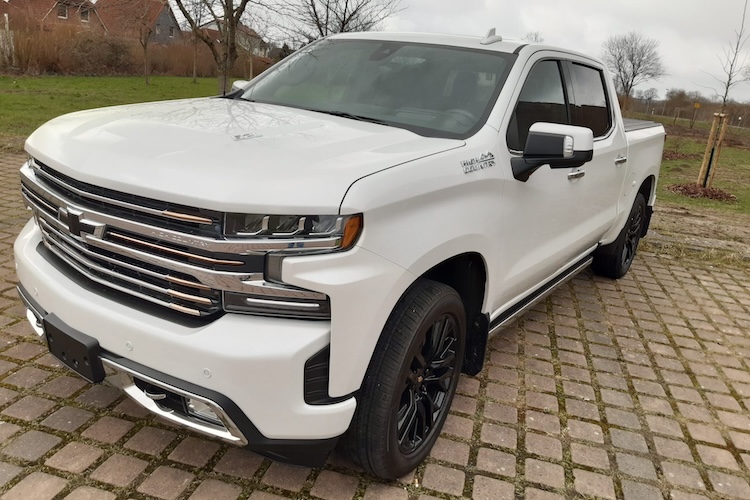 Rent a Chevrolet Silverado 1500 in Hannover