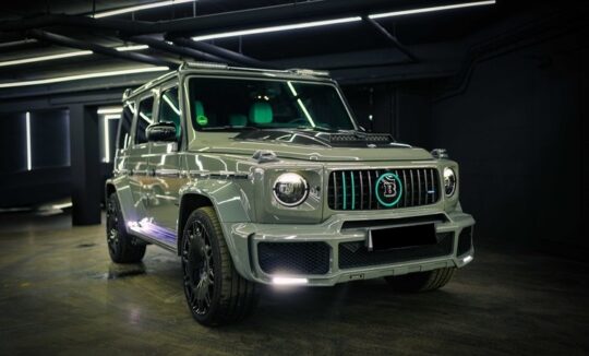 Rent a Mercedes G800 Brabus in Berin