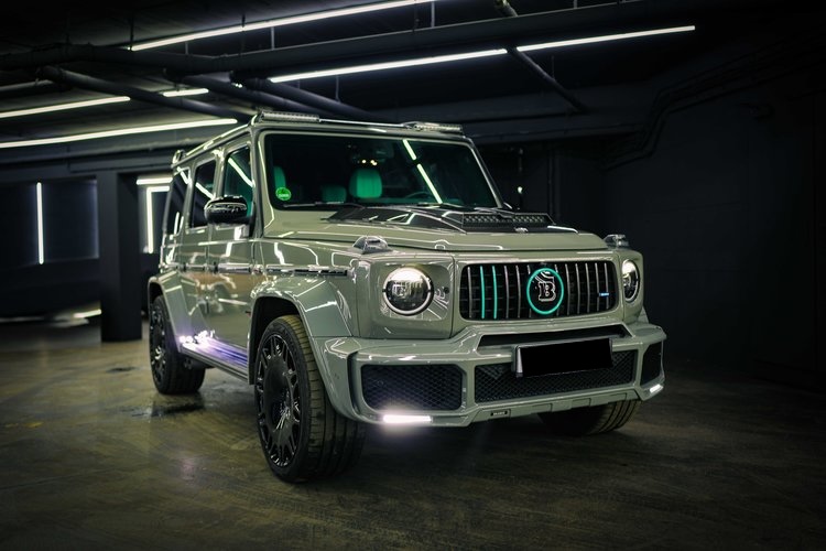 Rent a Mercedes G800 Brabus in Berin