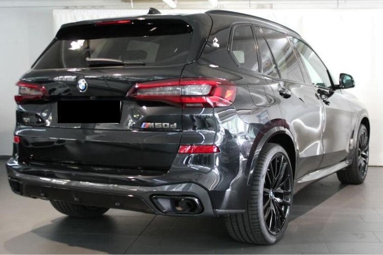 back site view from BMW X5 M50d in Würzburg