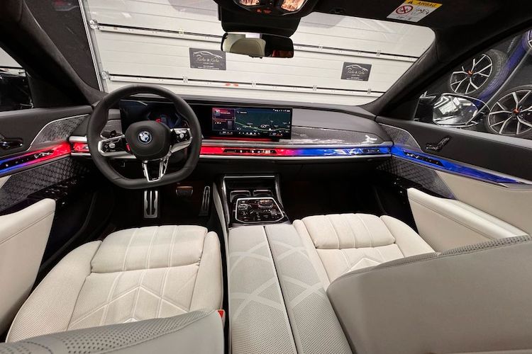 Interieur front from BMW M760e in Kassel