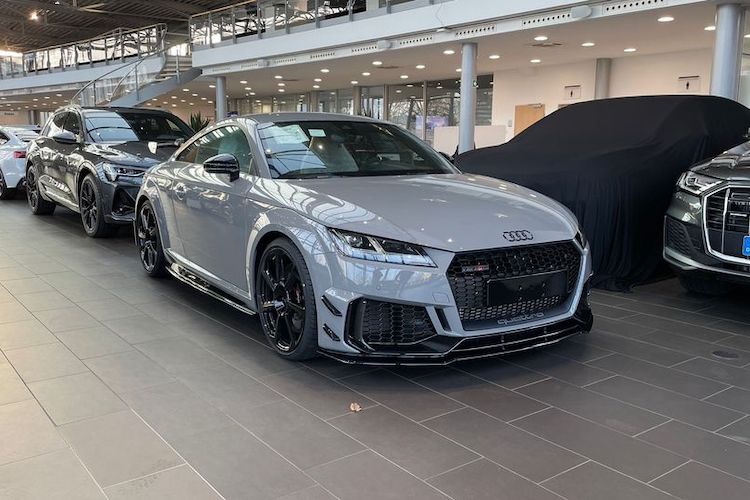 Rent an Audi TT RS in Kassel