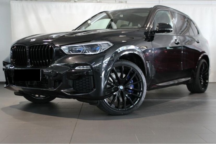 Rent a BMW X5 M50d in Würzburg