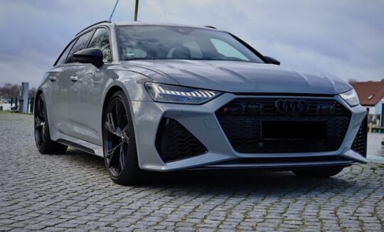 Rent an Audi RS6 in Greifswald