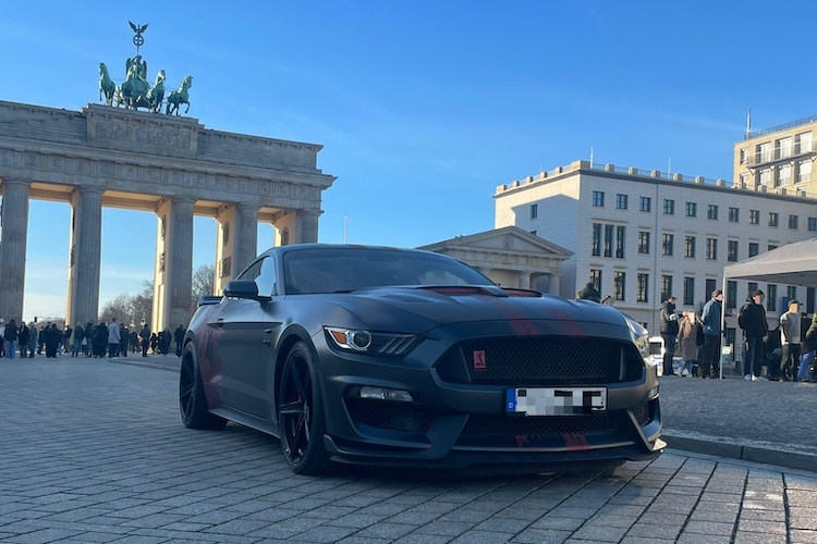 Rent a Ford Mustang GT in Berlin