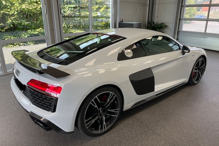 site view from Audi R8 Performance in Paderborn