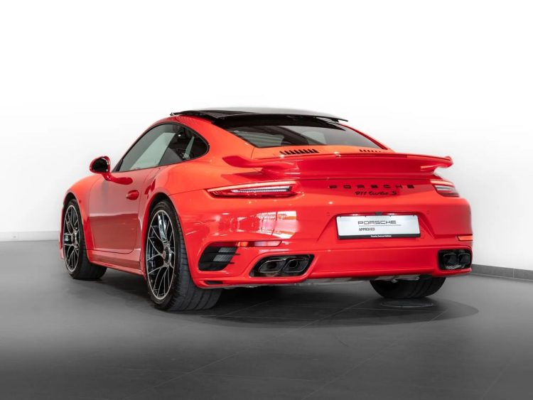 site view from Porsche Turbo S long Term rental