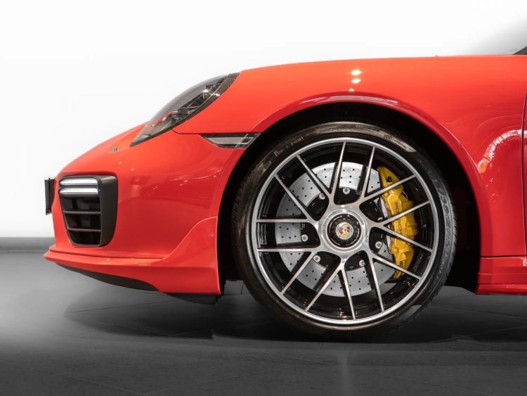 front site from Porsche Turbo S long Term rental