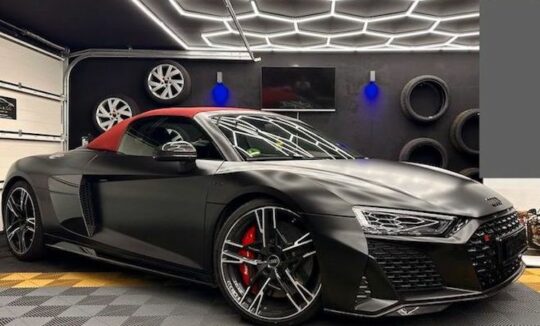 Rent an Audi R8 Performance Spyder in Kassel