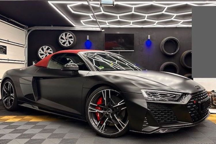 Rent an Audi R8 Performance Spyder in Kassel