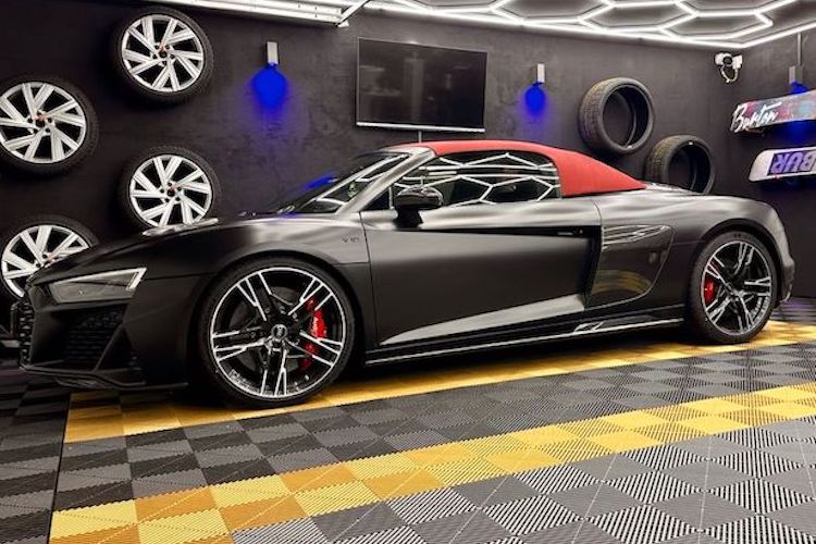 site view from Audi R8 Performance Spyder in Kassel