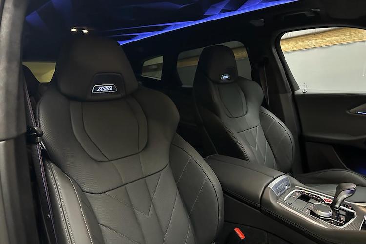 Interieur from BMW XM long-term rental