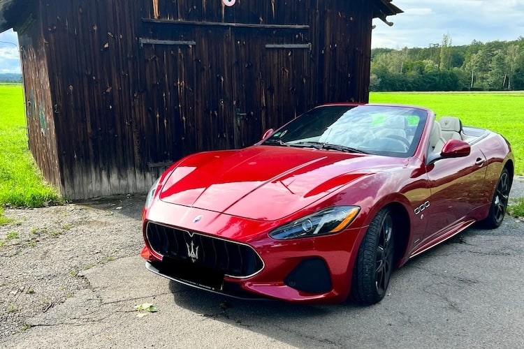 Rent a Maserati GranCabrio Sport in Stuttgart