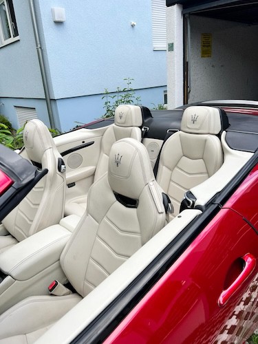 Seats form Maserati Gran Cabrio Sport in Stuttgart