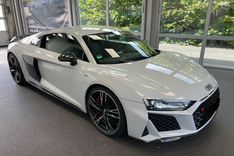 Rent an Audi R8 Performance in Paderborn