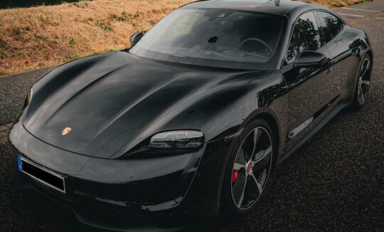 Porsche Taycan 4S for long-term rental