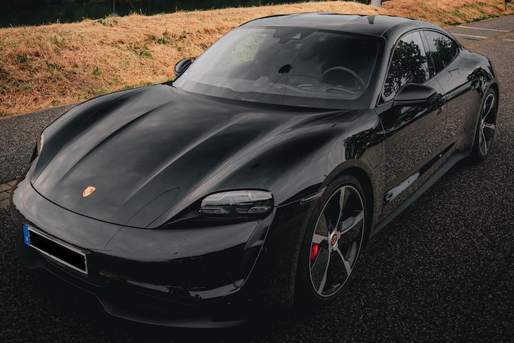 Porsche Taycan 4S for long-term rental