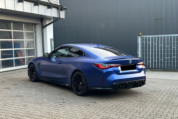 Rent a BMW M4 Competition in Dortmund