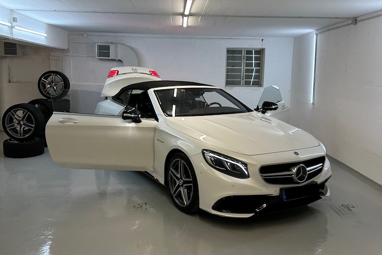 front view from Mercedes S500 Convertible in Munich