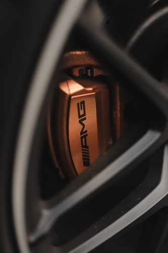 Brake disc of Rent a Mercedes GLC63 S AMG in Dortmund