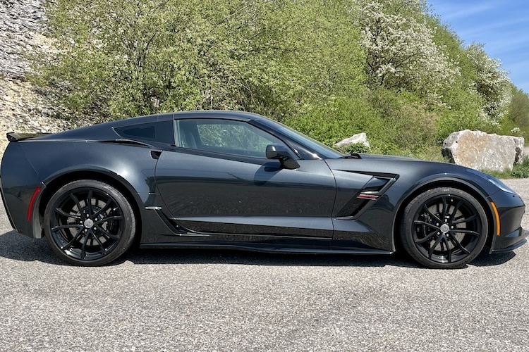 Side view of Rent a Corvette in Ingolstadt