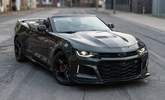 Rent a Chevrolet Camaro SS in Dortmund hero