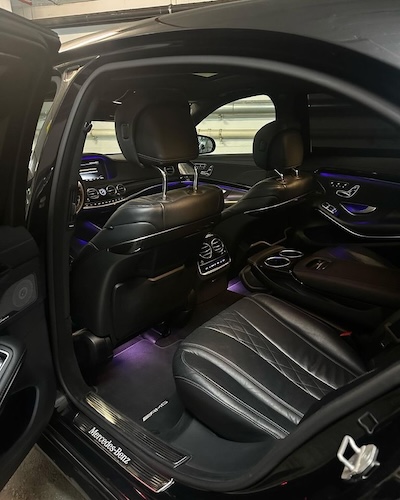 Backseats of Rent a Mercedes S500 AMG in Dortmund