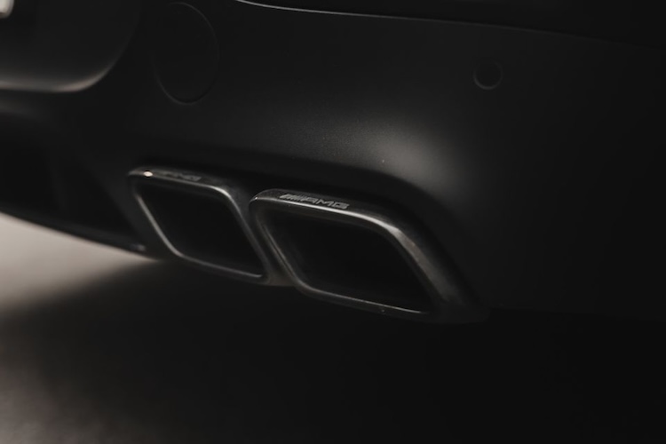 Exhaust system of Rent a Mercedes GLC63 S AMG in Dortmund