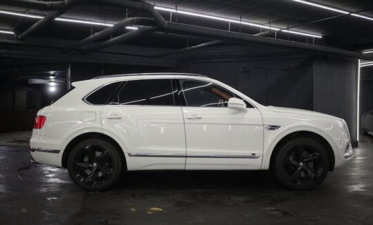 Side view of Rent a Bentley Bentayga in Berlin