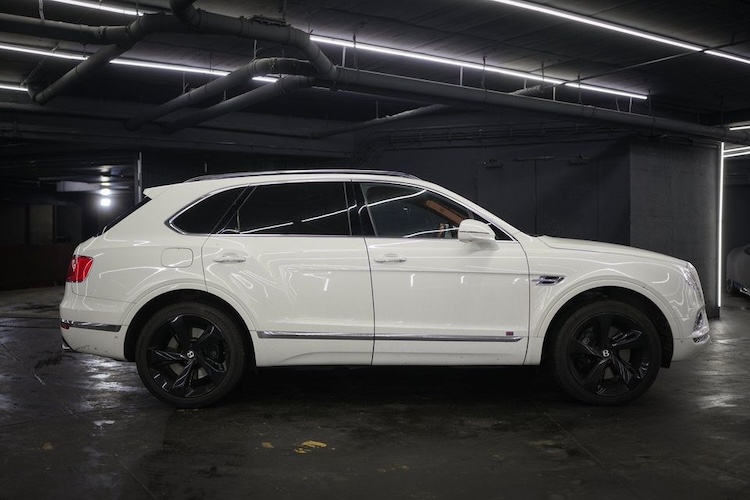 Side view of Rent a Bentley Bentayga in Berlin