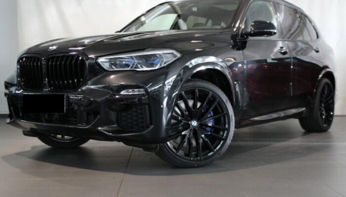 Rent a BMW X5 M50d in Würzburg