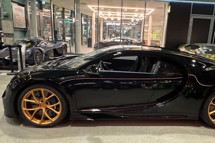 Side view from Bugatti Chiron