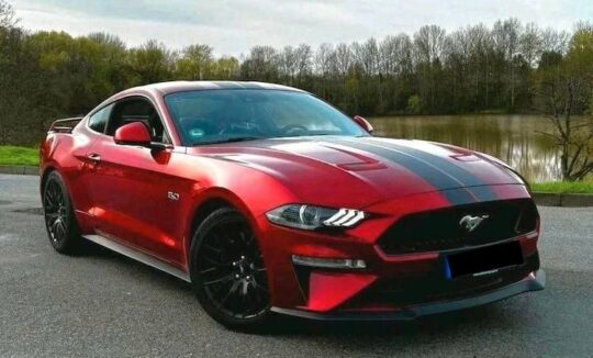 Rent a Ford Mustang GT in Hamburg