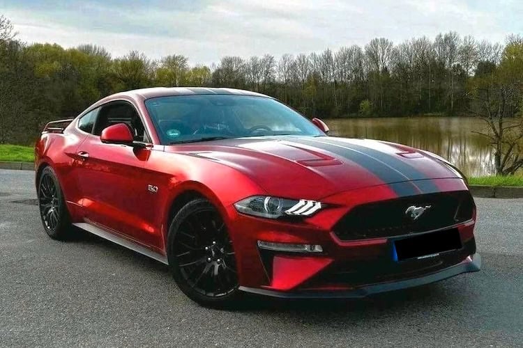 Rent a Ford Mustang GT in Hamburg